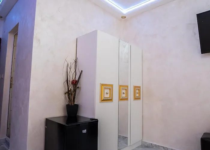 Ar Luxury アパート ラヴダ