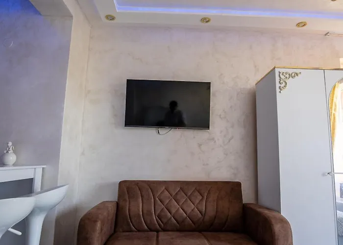 Ar Luxury アパート