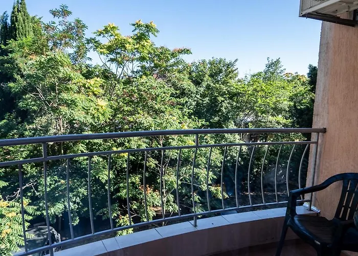 Ar Luxury アパート *