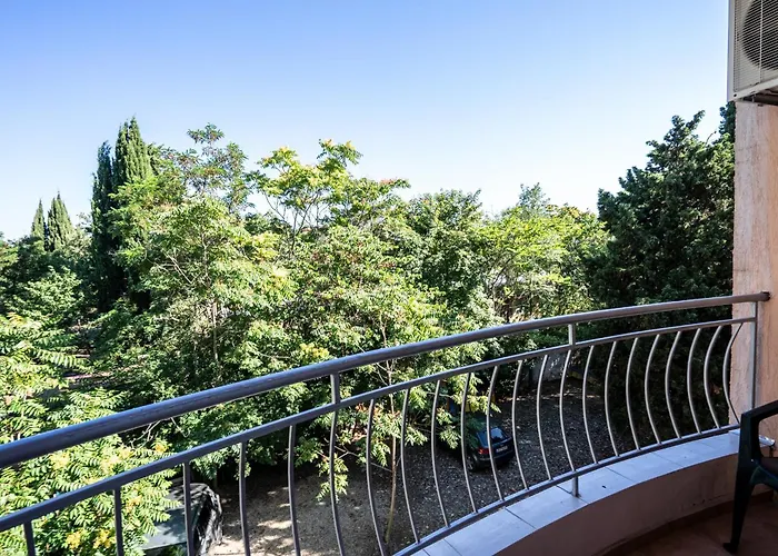 Ar Luxury アパート ラヴダ