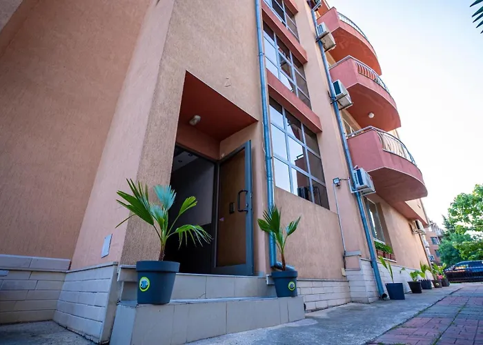 Ar Luxury アパート ラヴダ