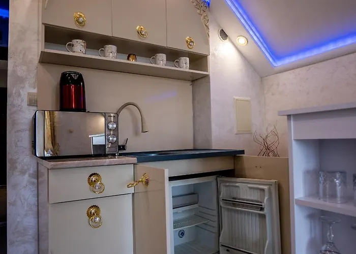 Ar Luxury アパート