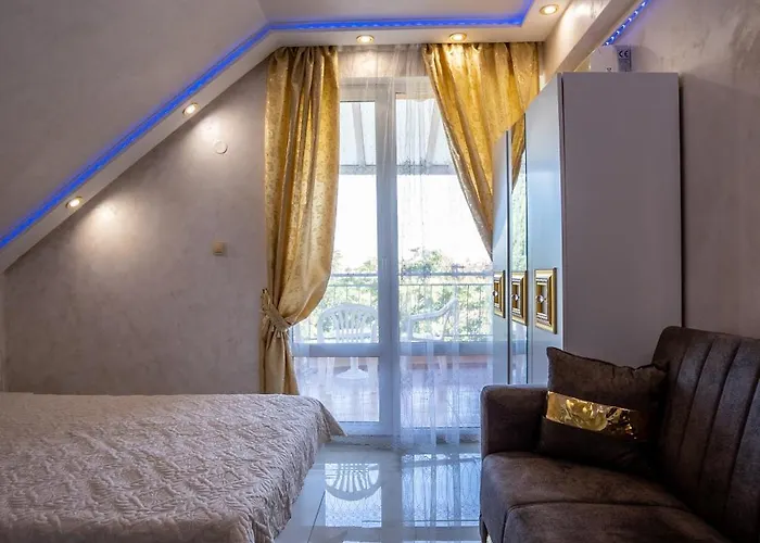 Ar Luxury アパート