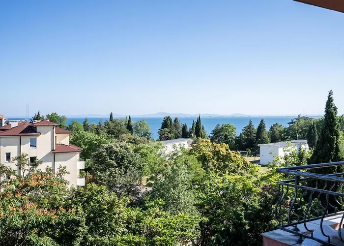 Ar Luxury アパート ラヴダ