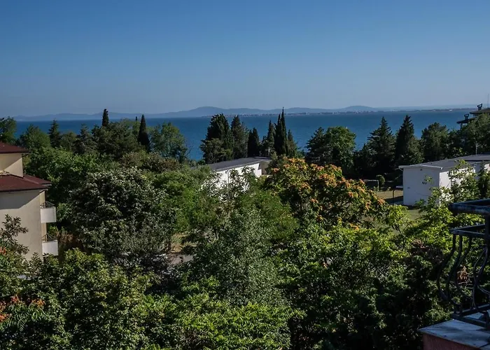 アパート Ar Luxury